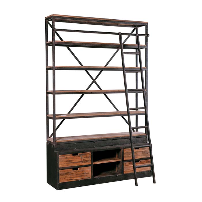 Libreria con scala stile industrial chic